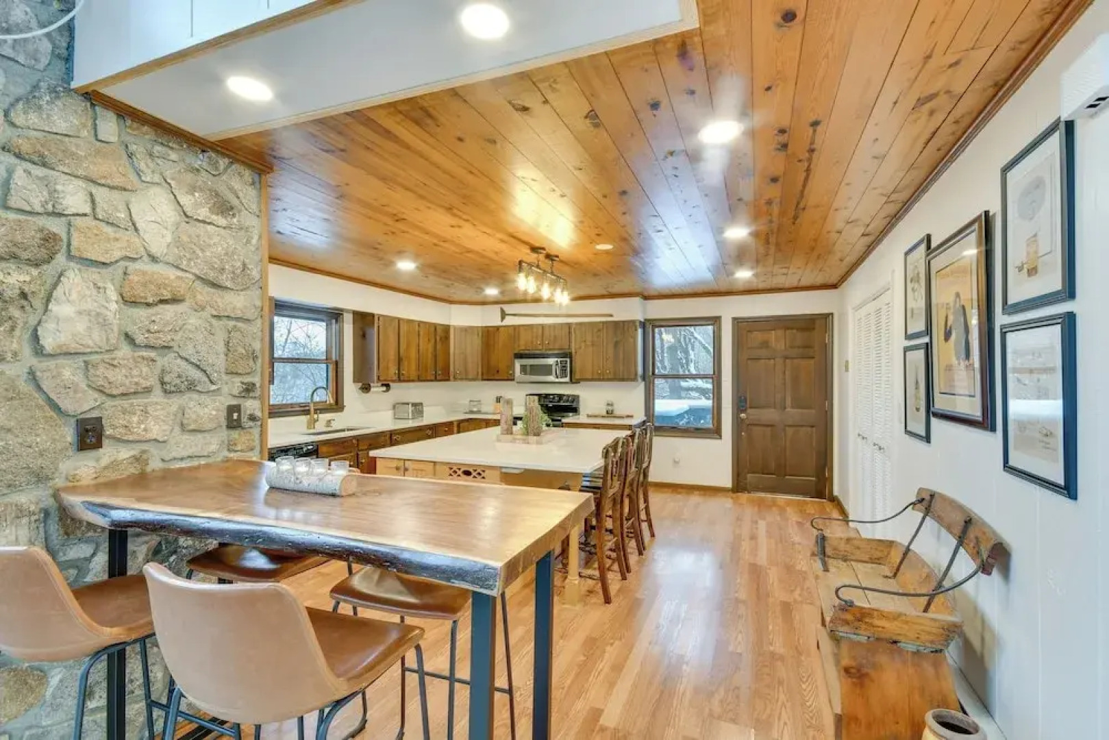 6 Mi to Skiing: Home w/ Hot Tub in Seven Devils!