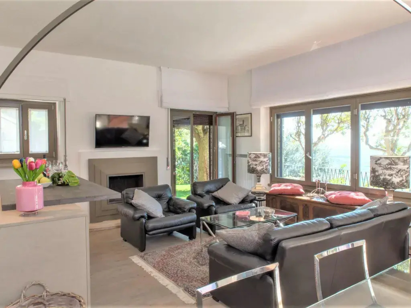 Apartment near Cortona with a Beautiful View and Garden