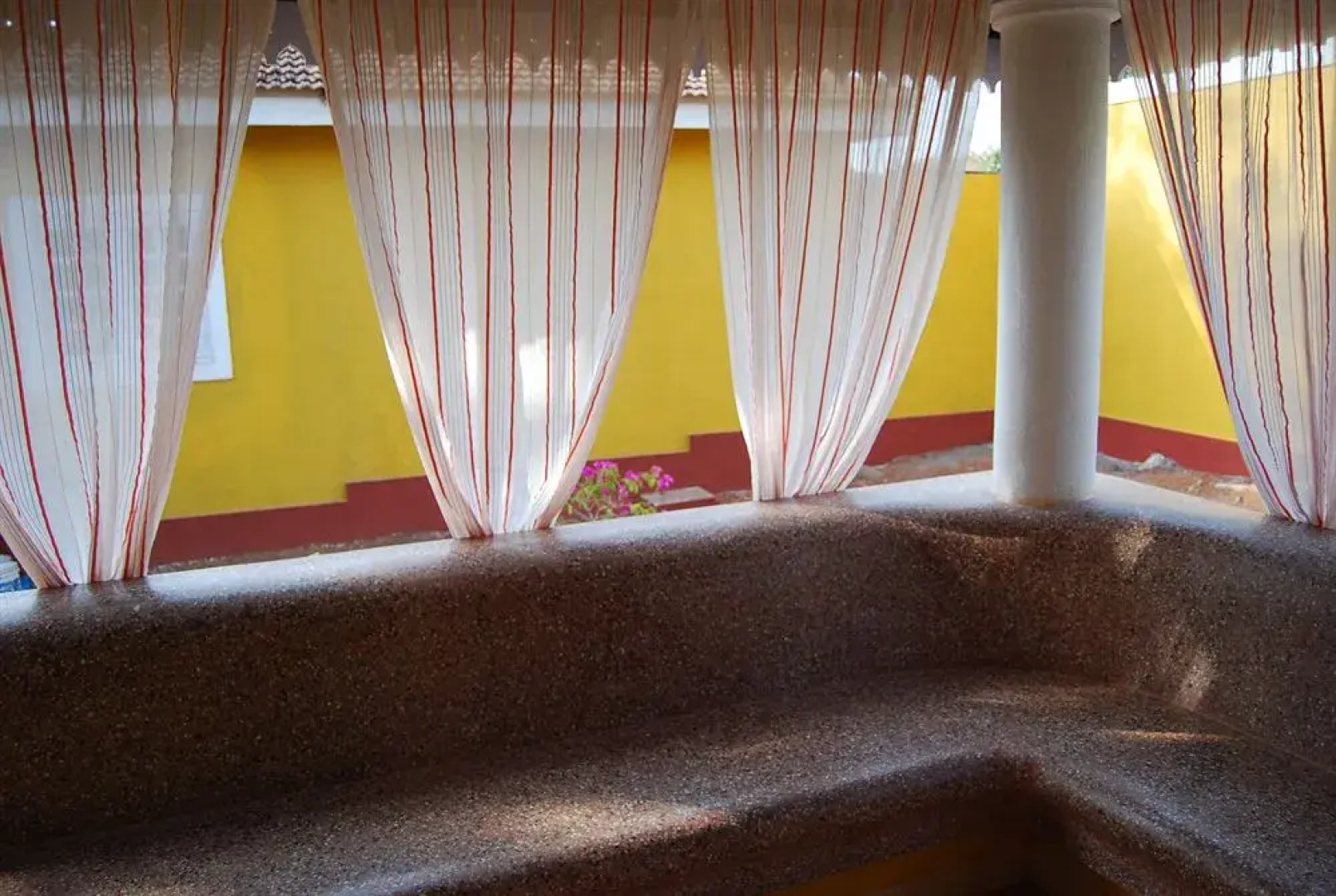 Granpas Inn - Hotel Bougainvillea