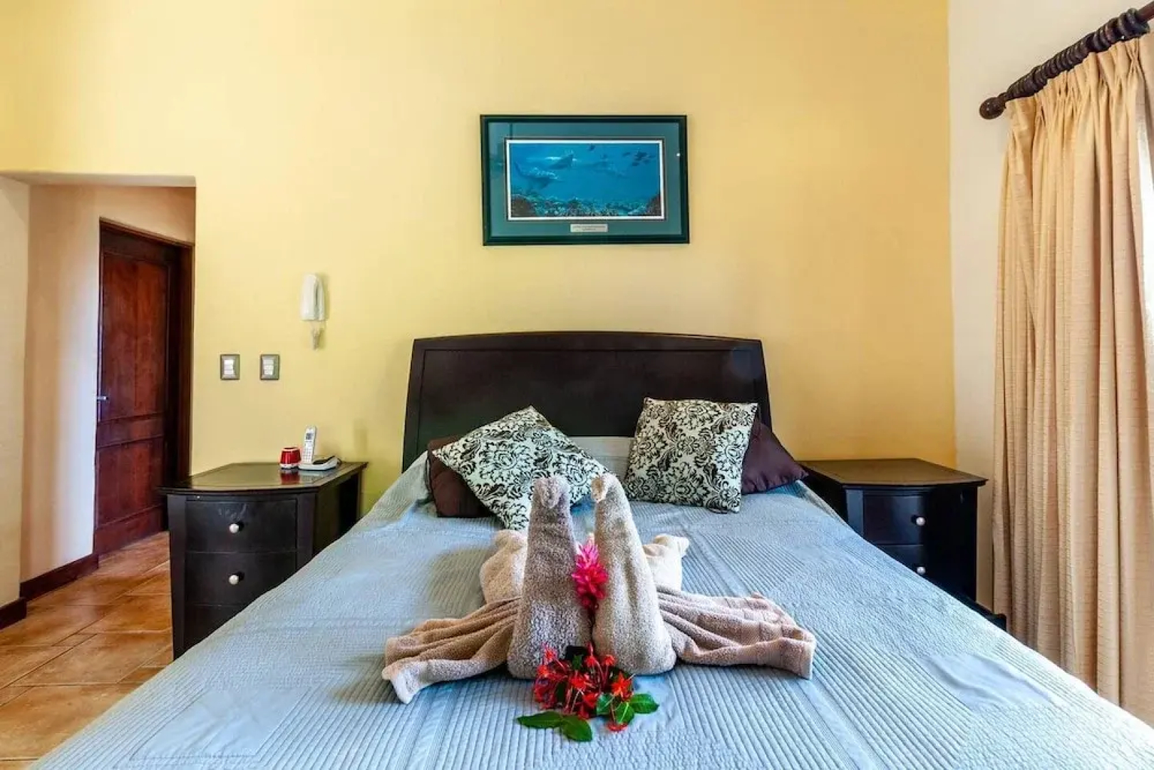 3-bedroom villa with pool - party deck and sweeping ocean views