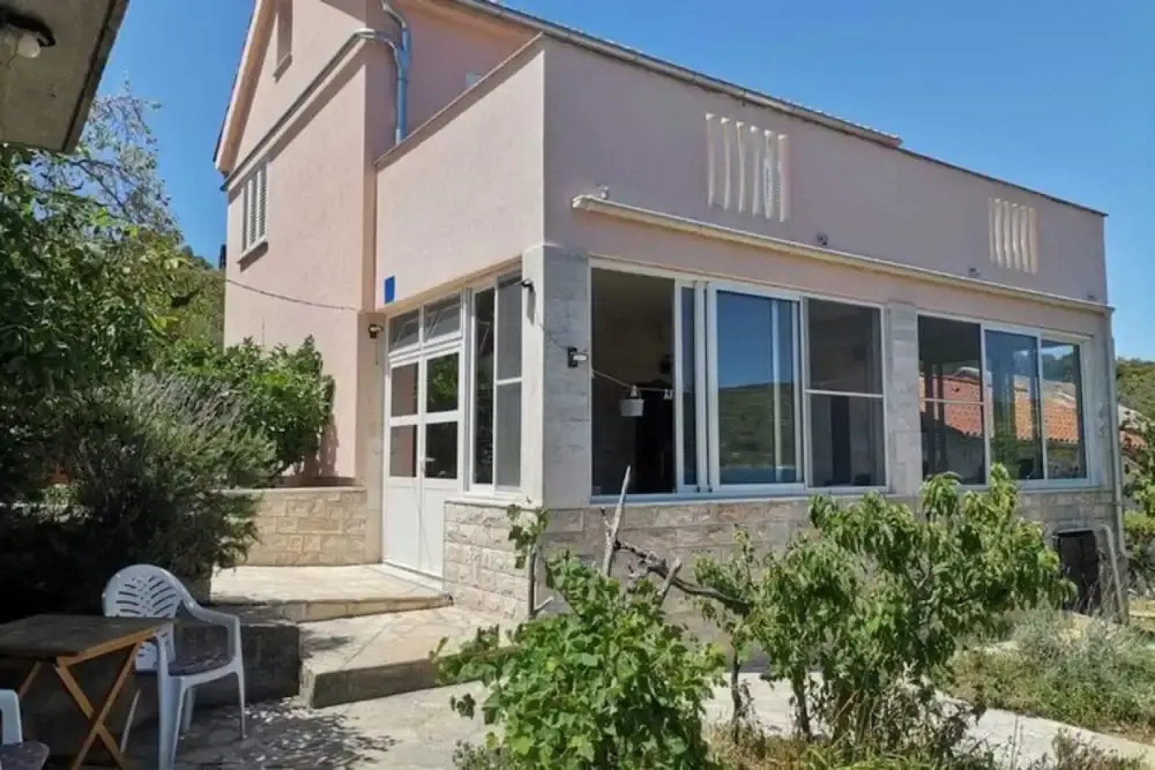 Detached Holiday House few Steps From the Beach