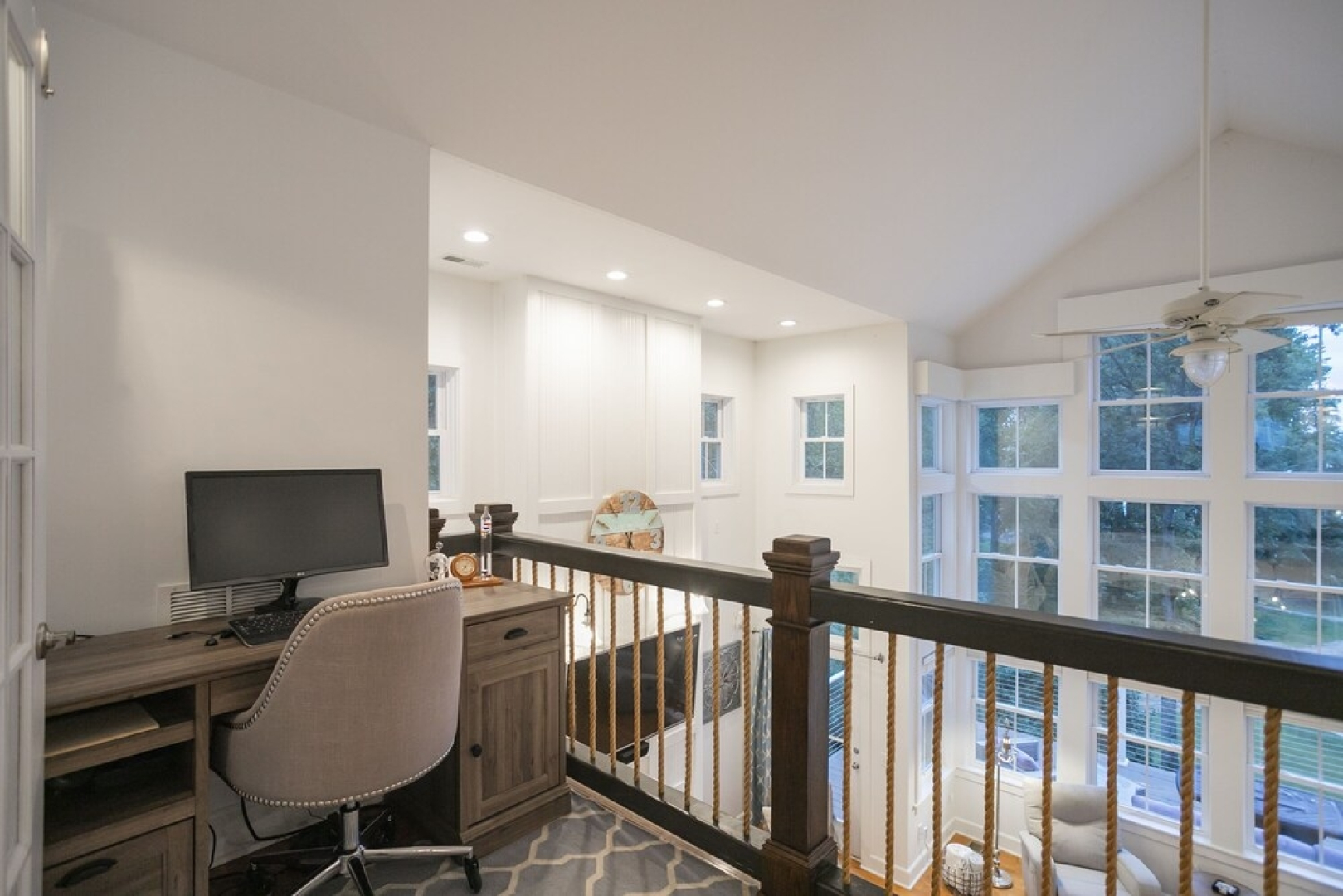 Modern Farmhouse Style Chalet with amazing Kentucky Lake views - Dock, Hottub and Firepit!