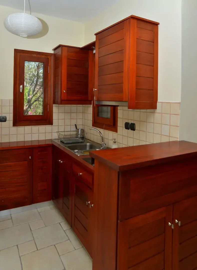 PYRGOS RALLI ESTATE Apartments and Suites