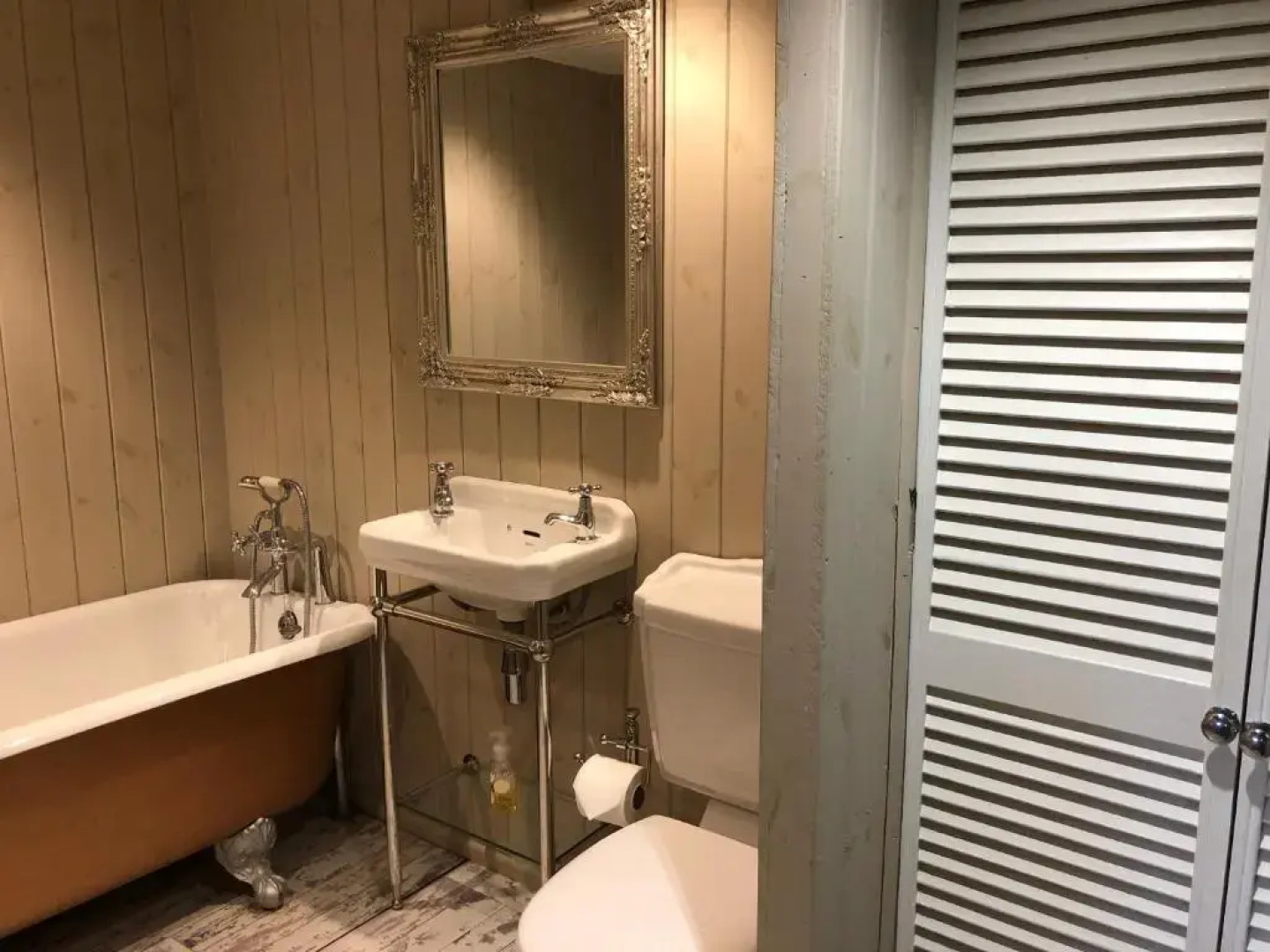 The Walnuts Country House