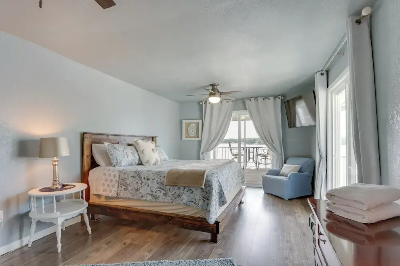 'cliff View Haven' Rocky Mount Gem w/ Deck!