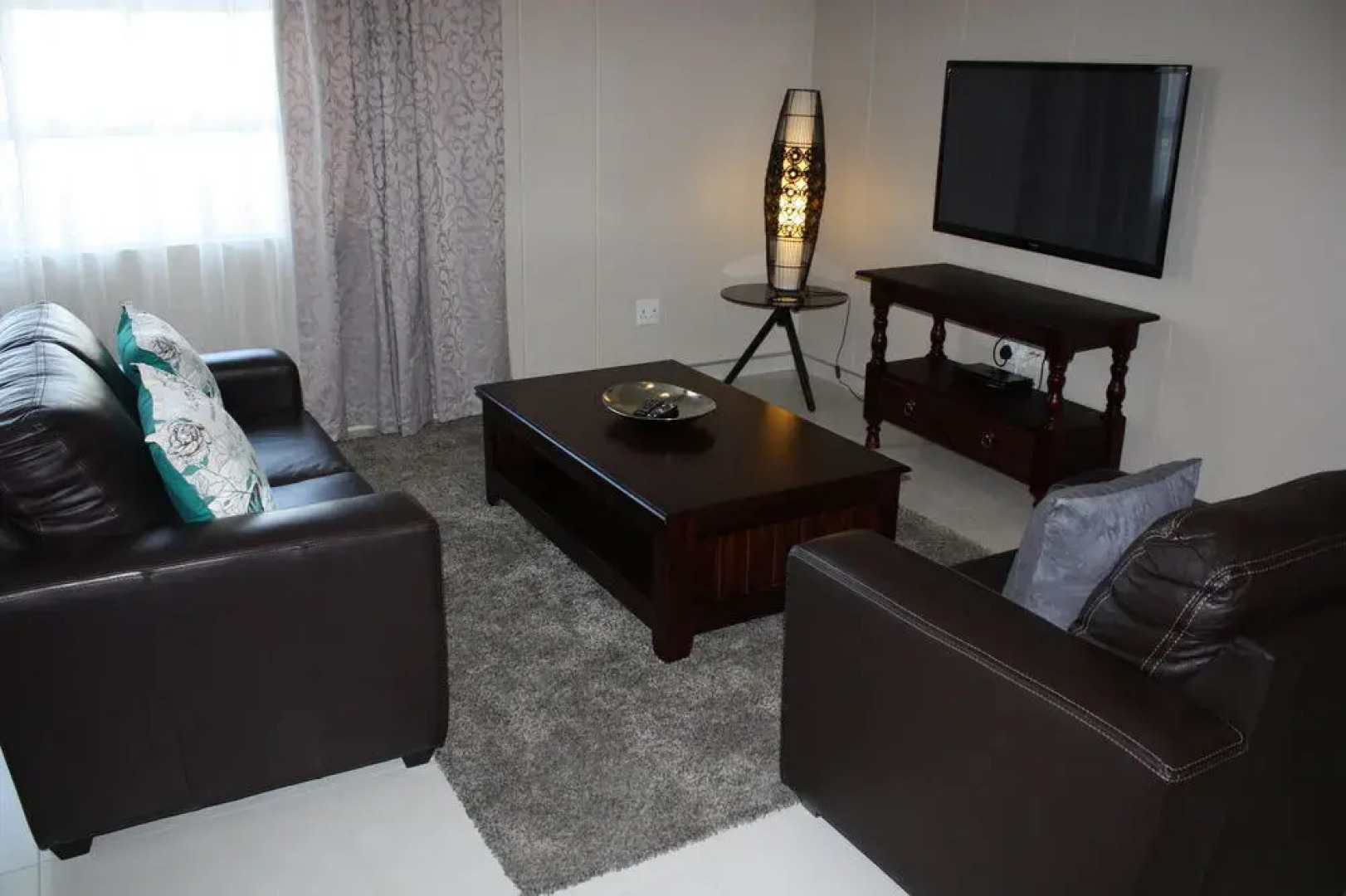 Hillside Executive Accommodation Maerua Mall