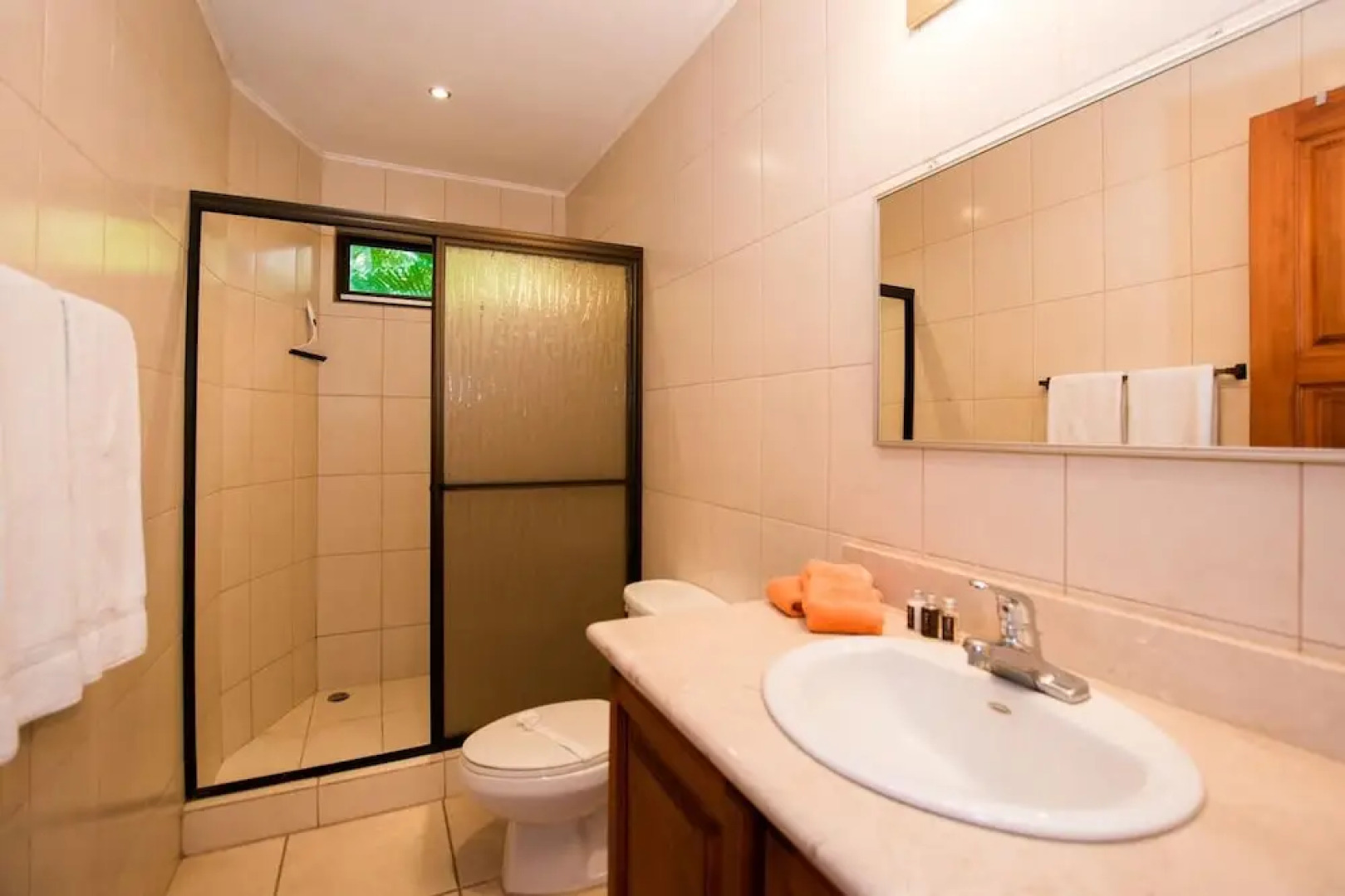 Charming unit that sleeps 4 - with pool - walking distance from Brasilito Beach