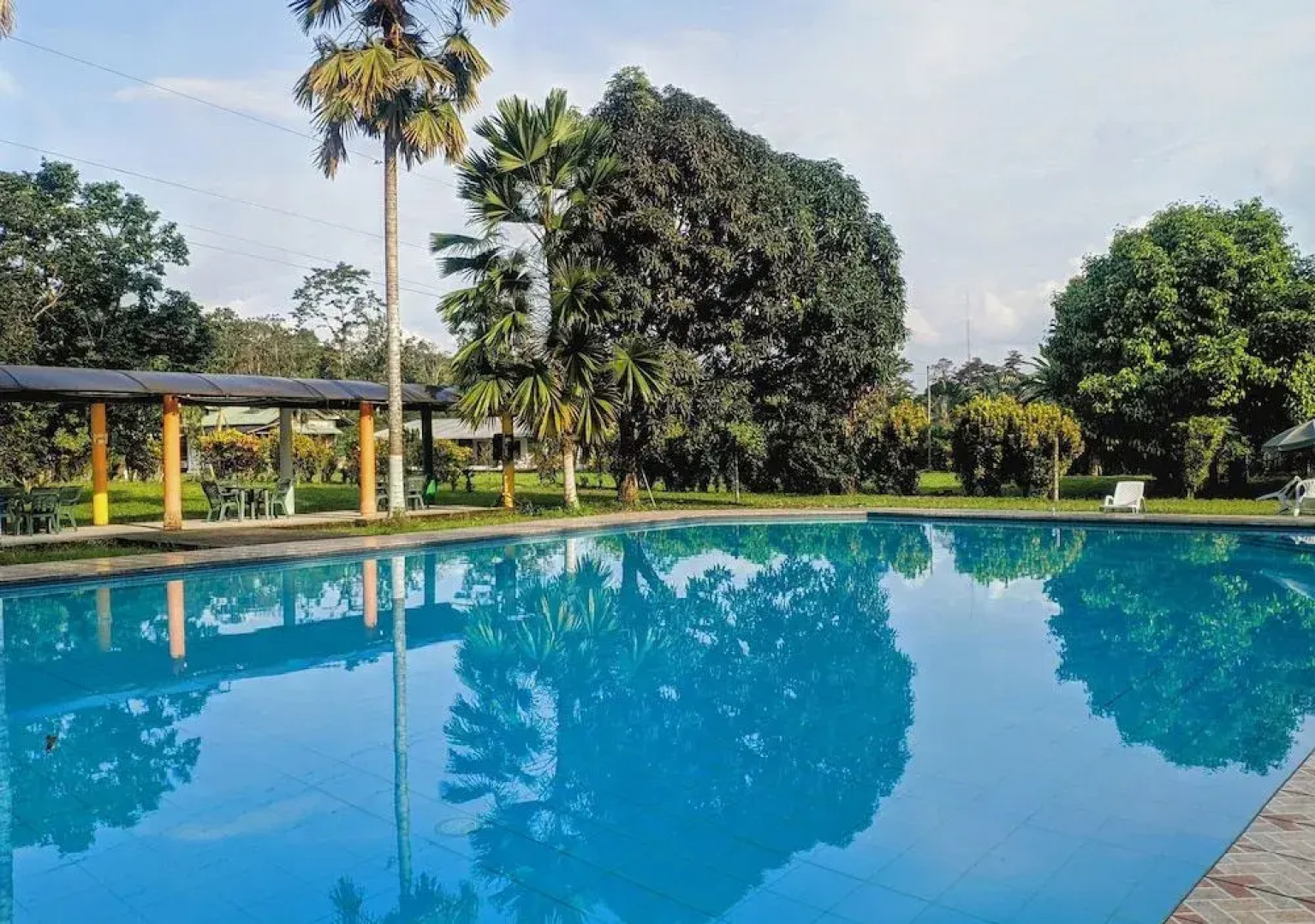 Puerto Quito Lodge By Dot Light