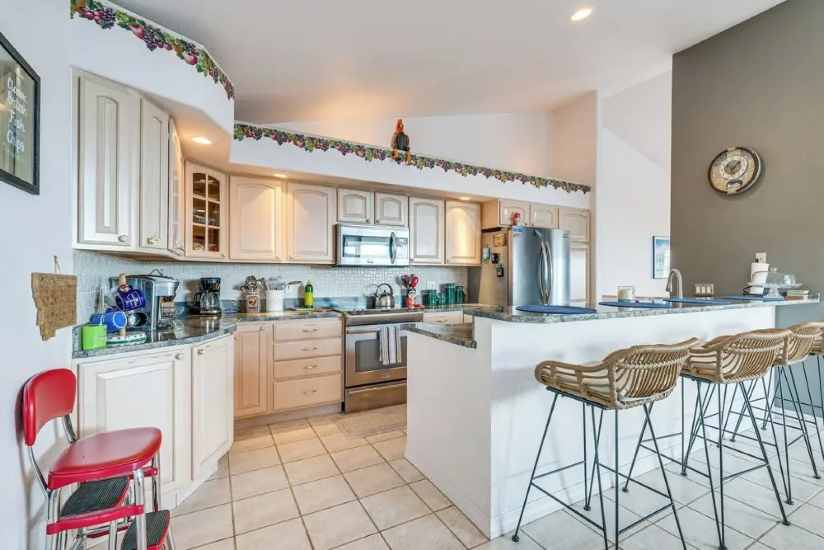 Inviting Great Falls Home w/ Wraparound Deck!