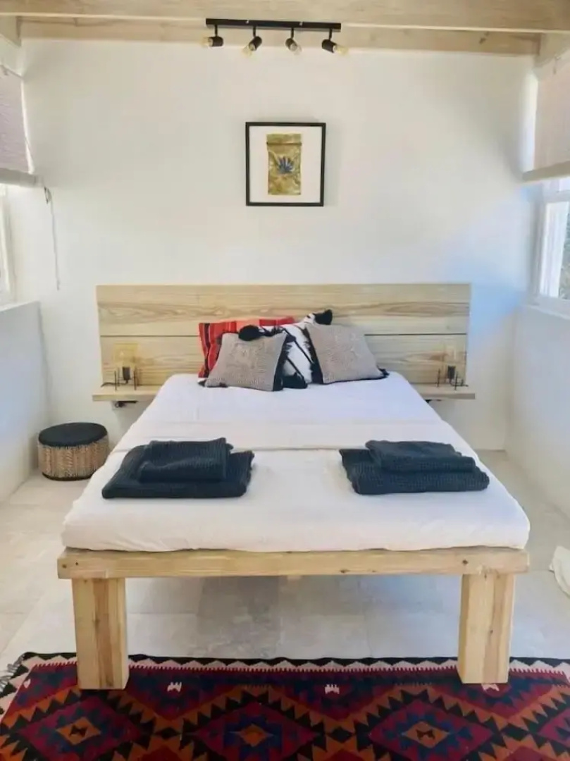 Modern 3bed House in the Heart of Swetes Village