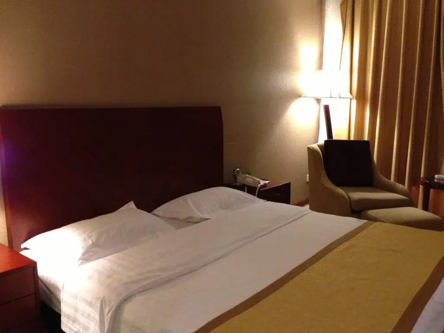 Eagle Canyon Hotel