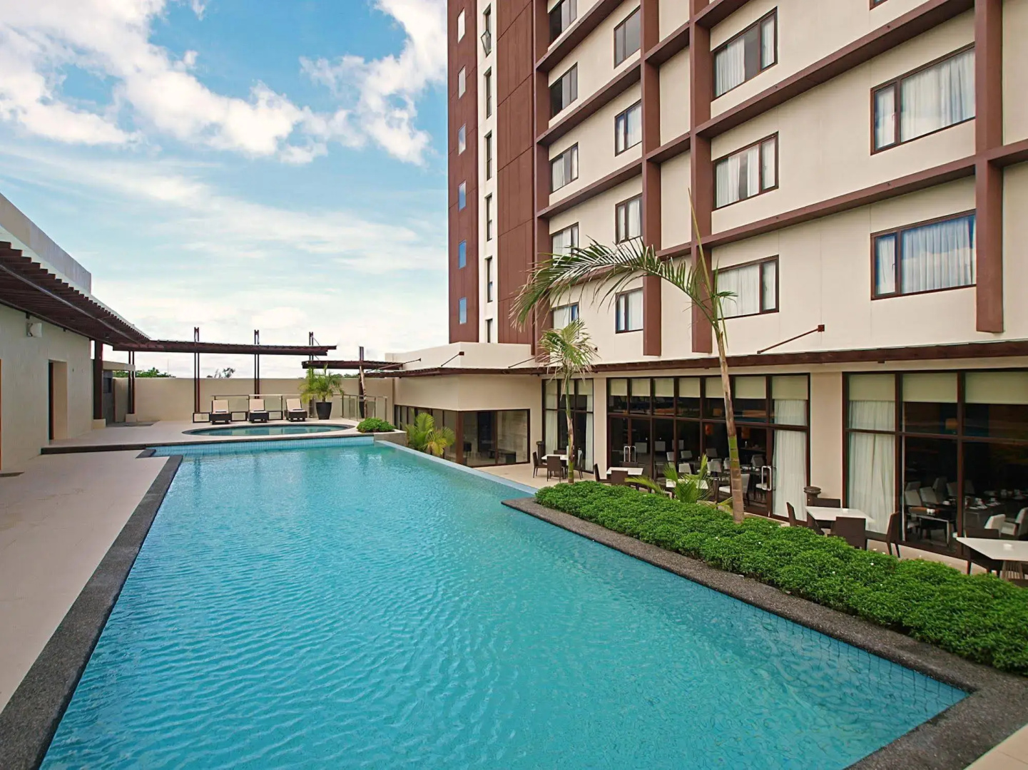 Seda Centrio - Newly Renovated