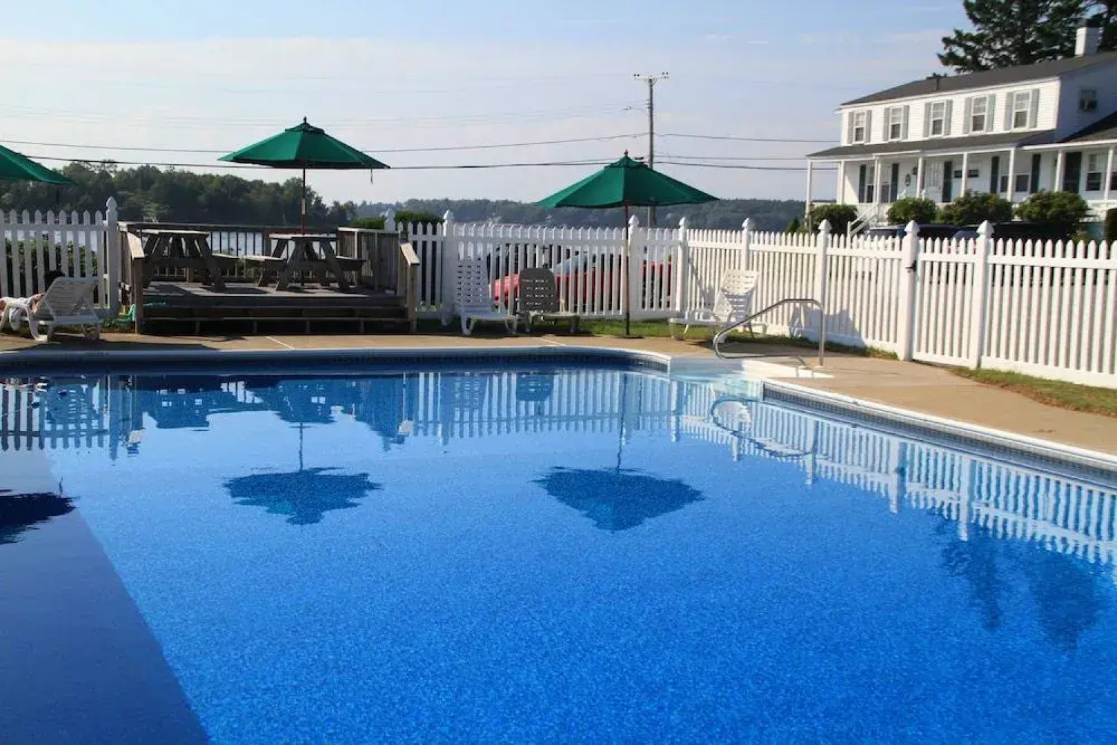 Bluebird Ocean Point Inn