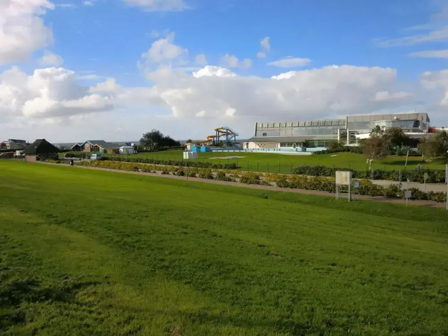 Friesengold Modern Retreat