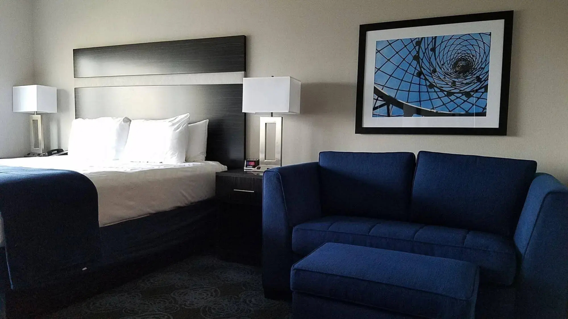 DoubleTree by Hilton St. Louis Forest Park