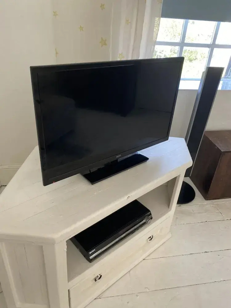 Stunning 2-bed Apartment Above Schooners Bar