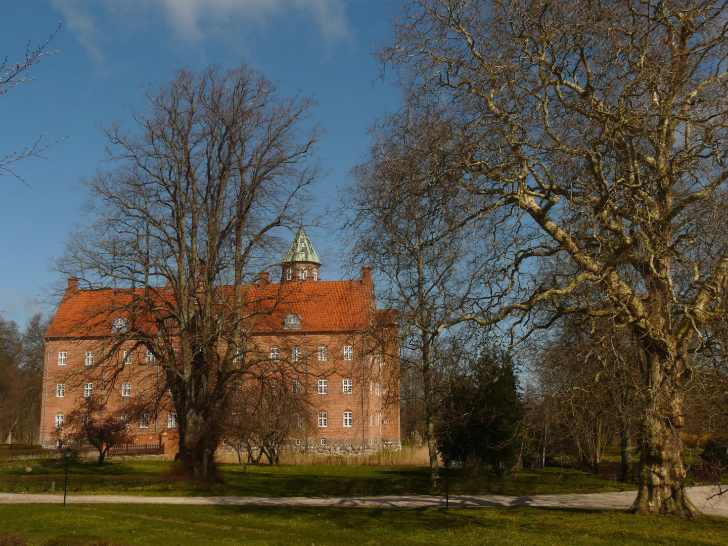 Sostrup Slot og Kloster