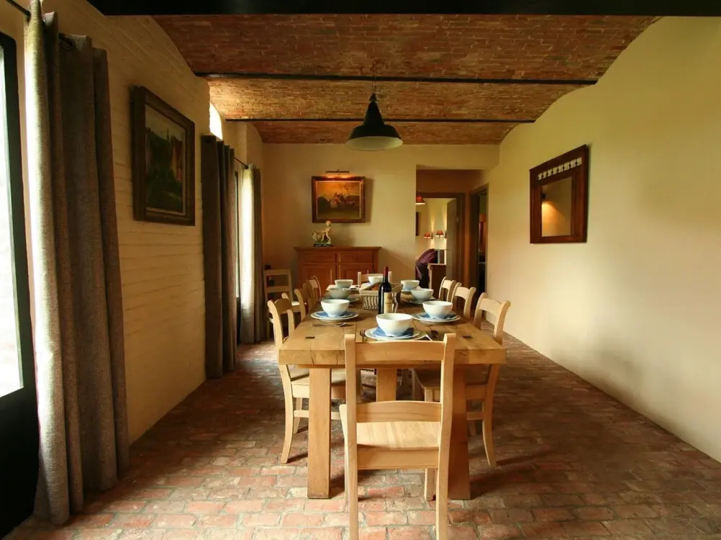 beautifull renovated farmhouse with traditional elements and a big garden