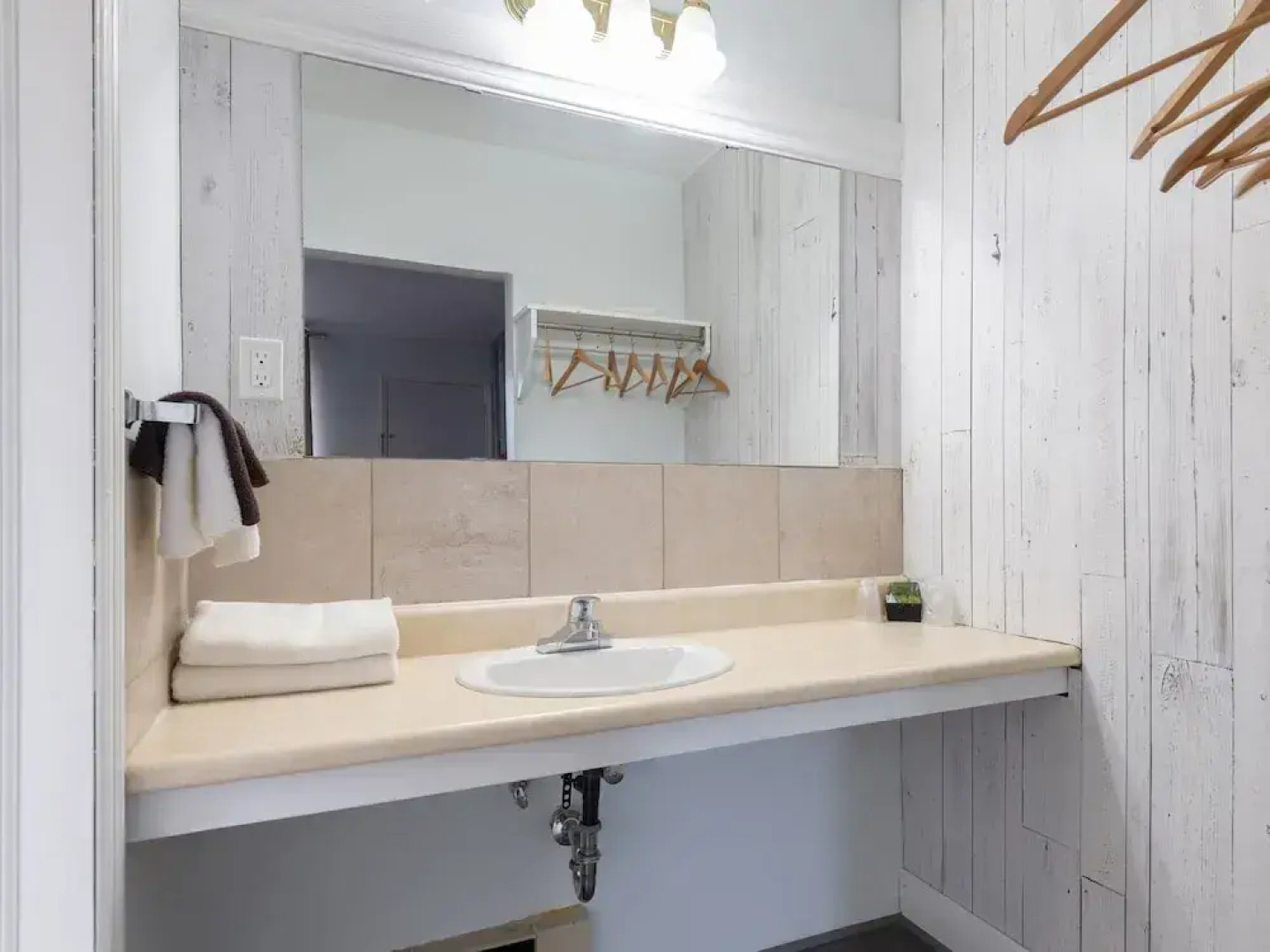 Hotel Port Colborne ON