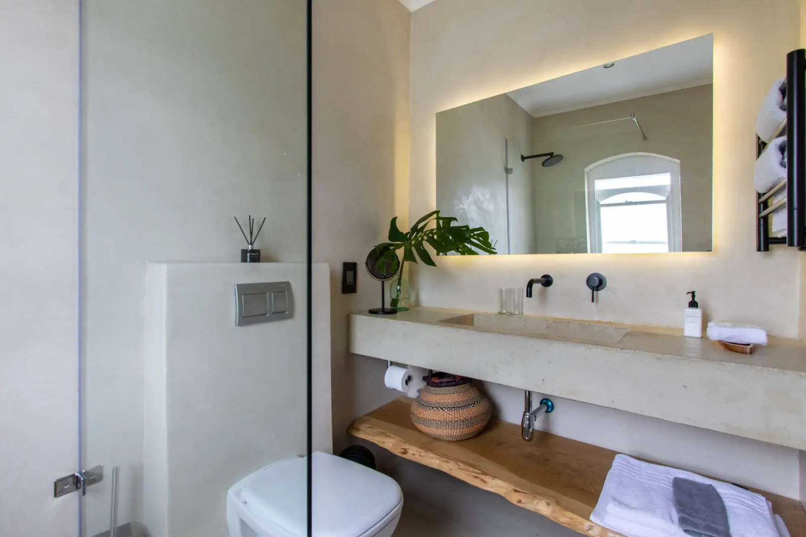 Auberge Burgundy Guest House