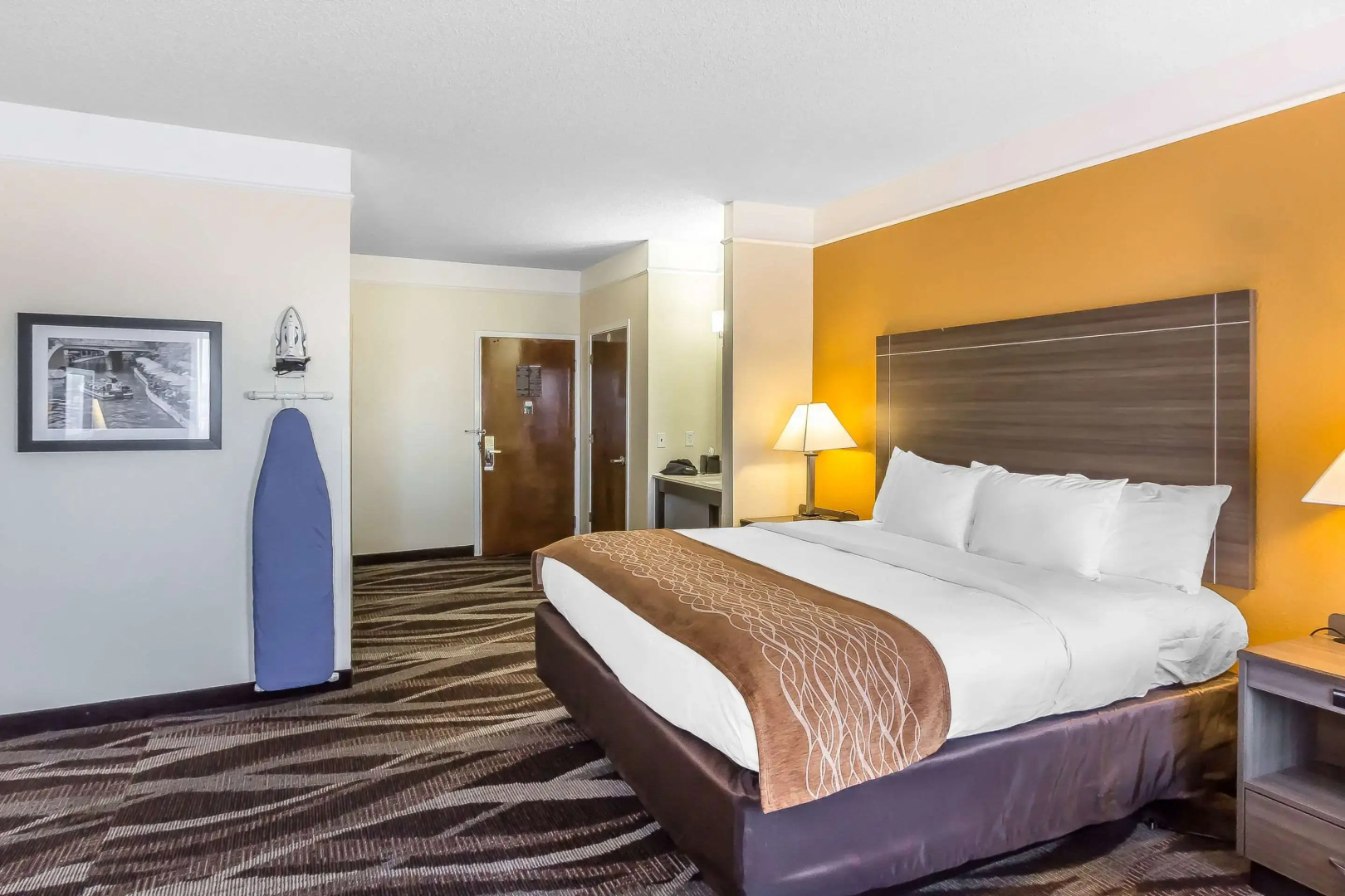 Comfort Inn near Frost Bank Center