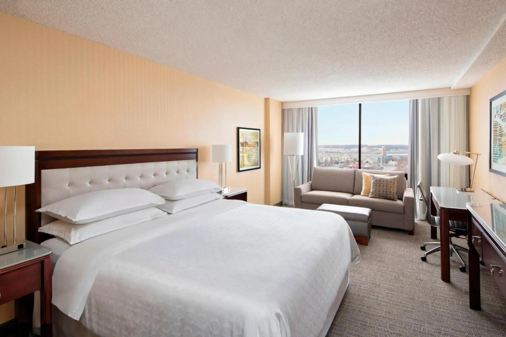 Sheraton West Des Moines Hotel