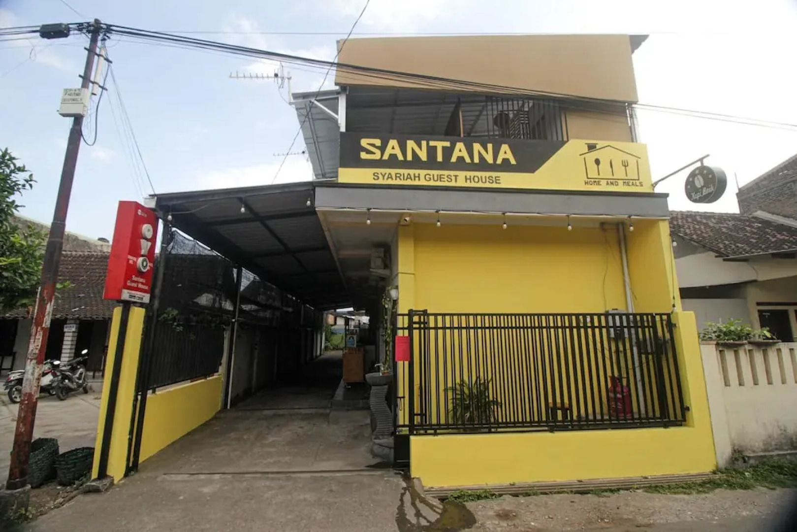Santana Guest House by OYO Rooms