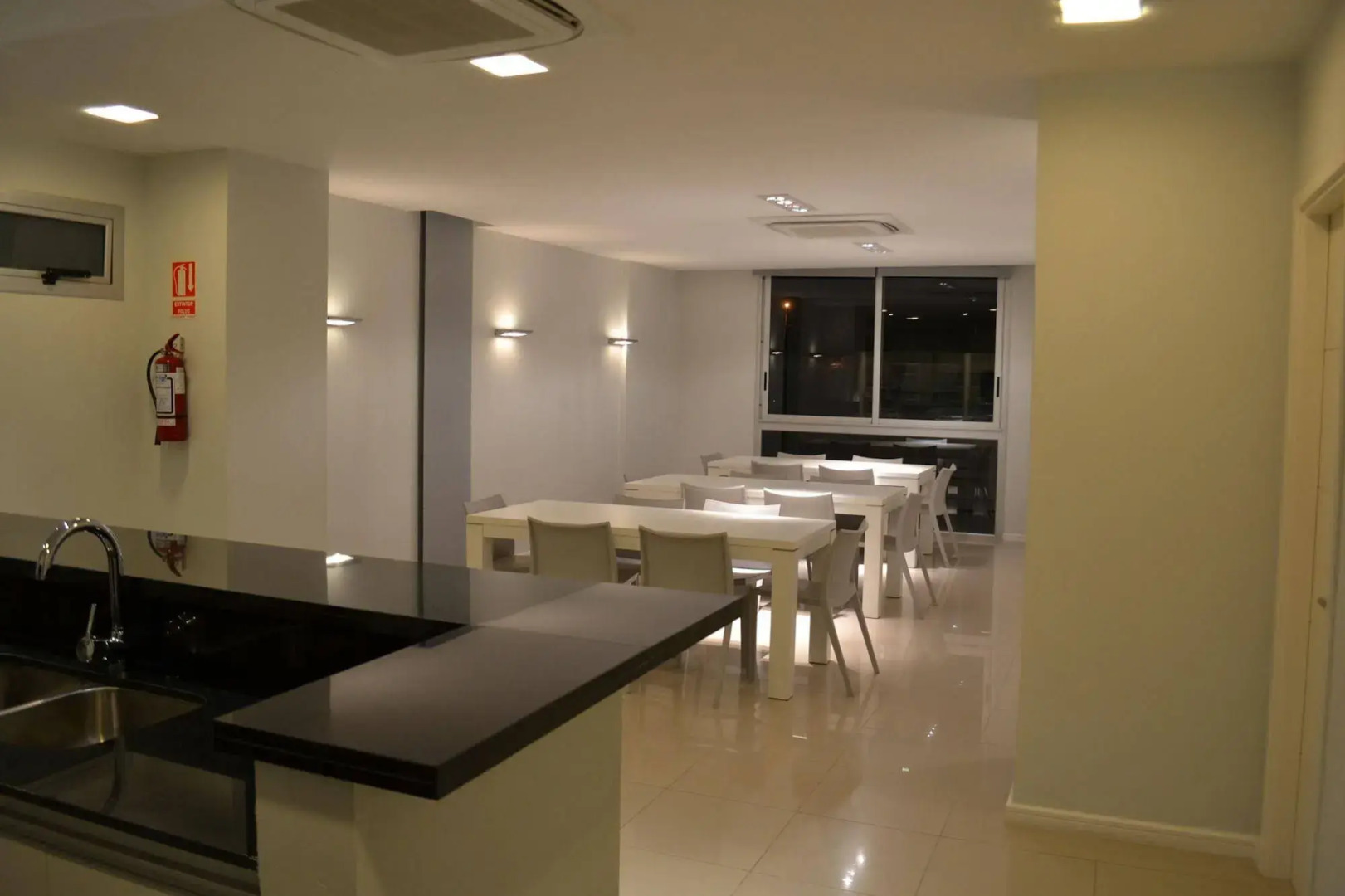 Arenas del Mar Apartments