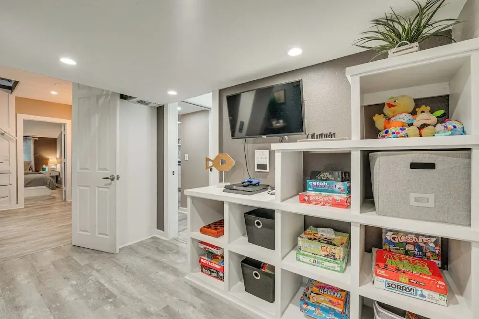 Family Home w/ Private Pool: 24 Mi to Disney!