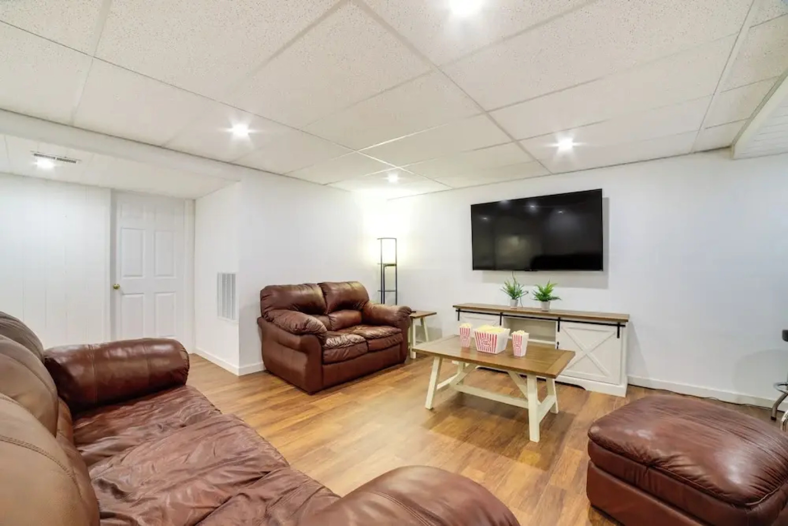 Game Day Ready Home w/ Yard: 4 Mi to Notre Dame