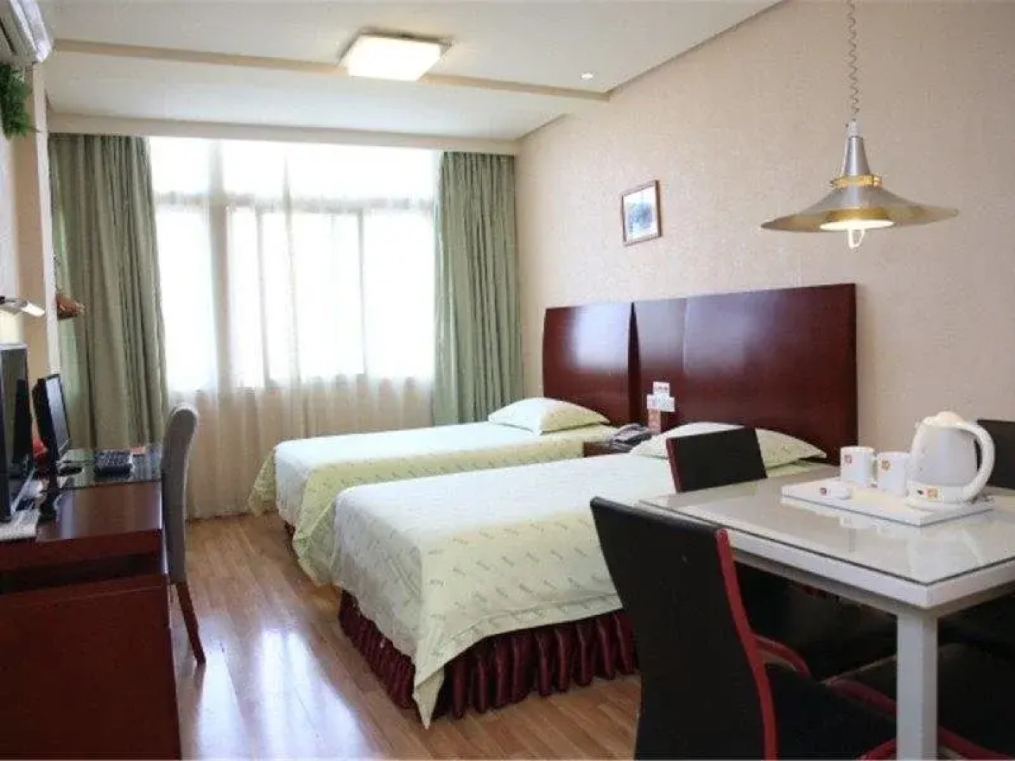 锐思特酒店(宜昌步行街店)