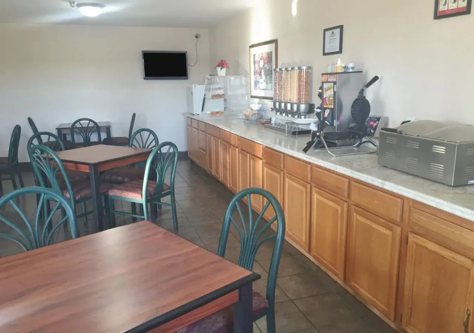 Express Inn & Suites Junction City