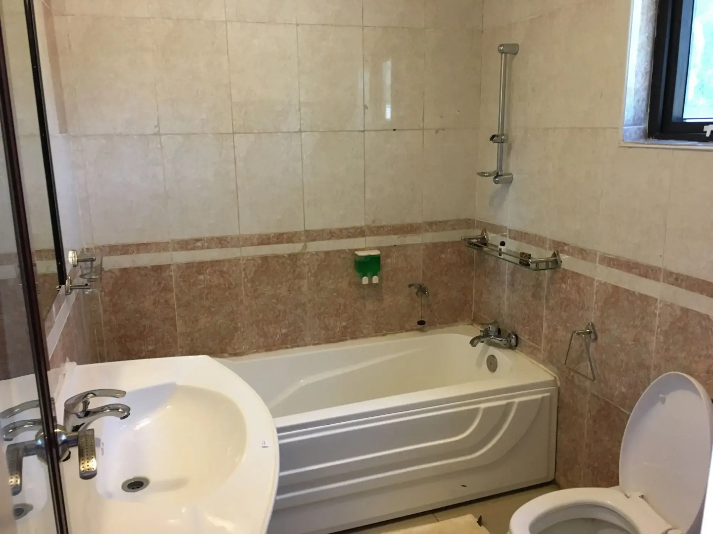 Gumare Executive Lodge