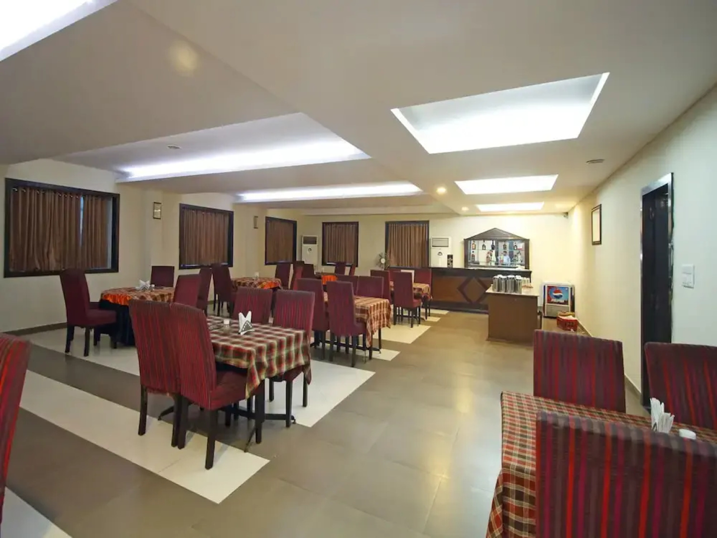 Hotel Center Point by OYO Rooms