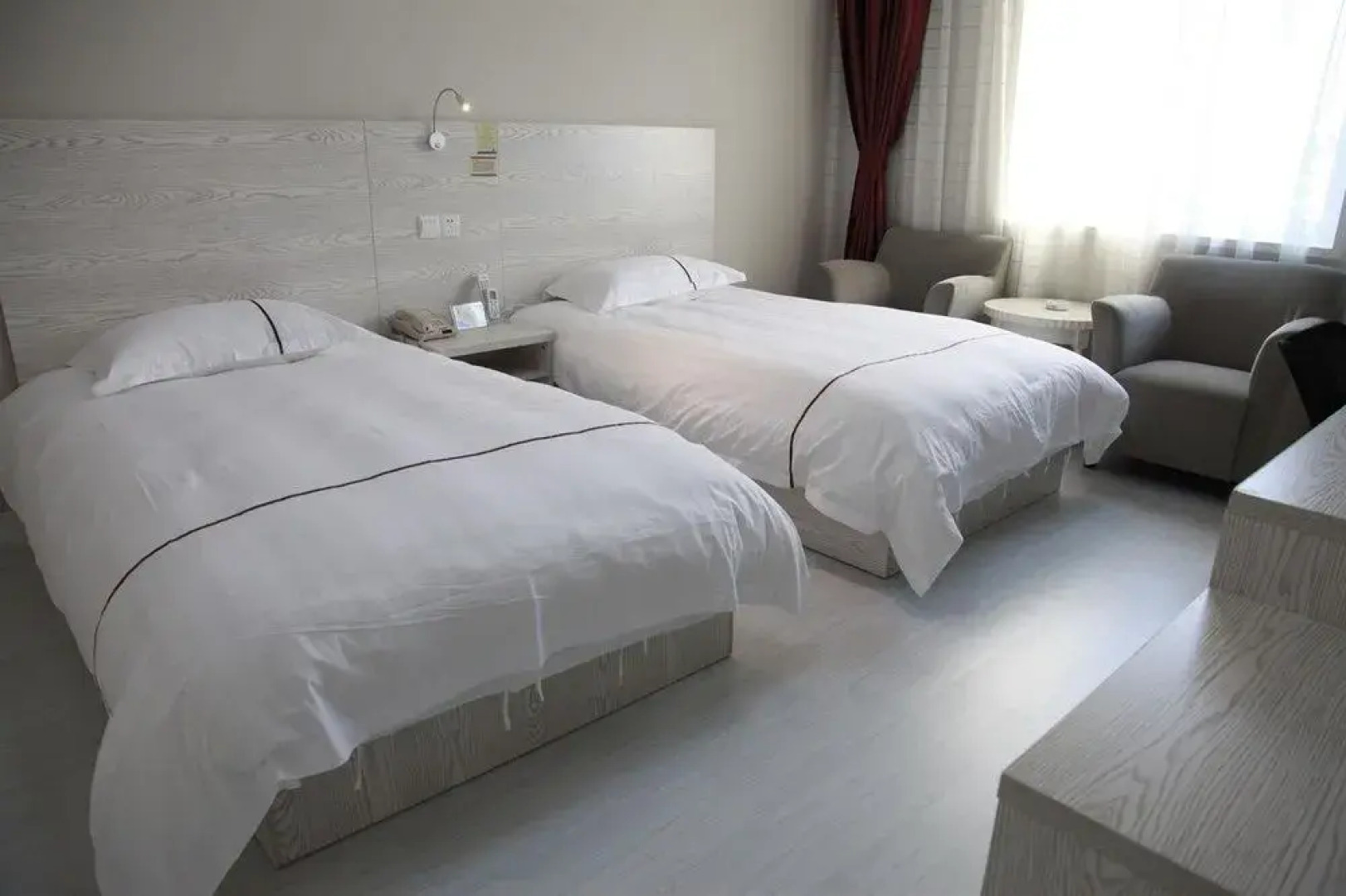 Huzhou Youyou Holiday Hotel