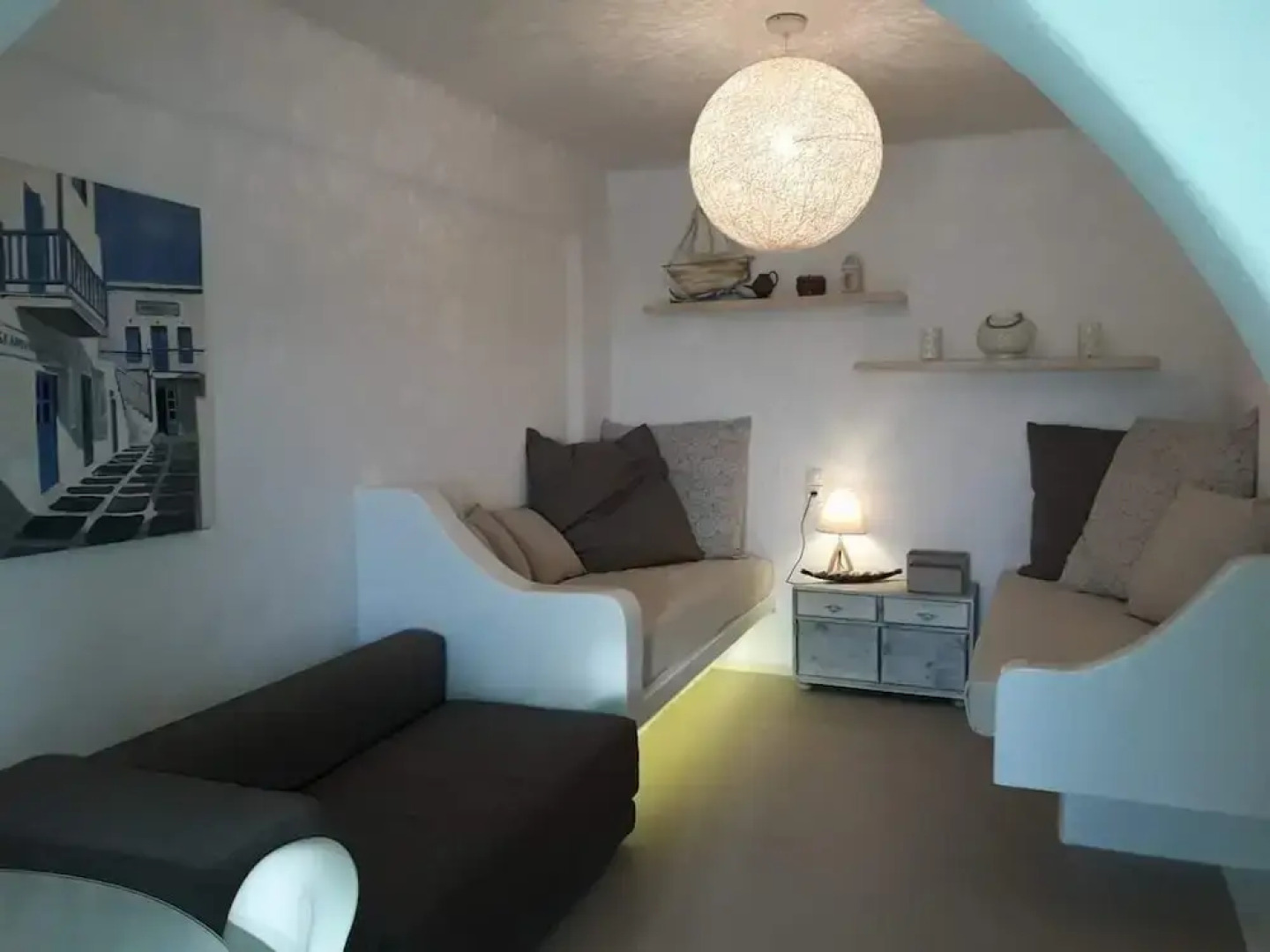 HELEN HOUSE-Minimal Perfection