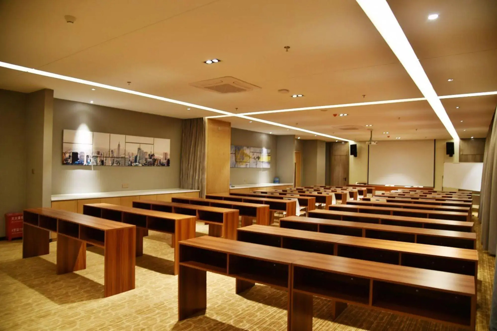 Echarm Hotel Qingyuan Stadium Branch