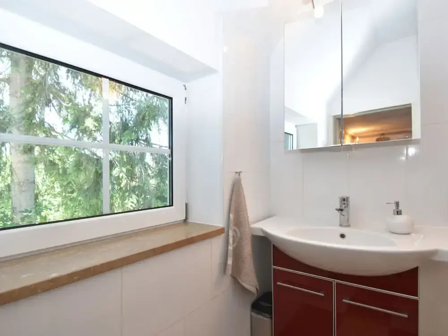 Vintage Hoilday Home in Leina with Pond