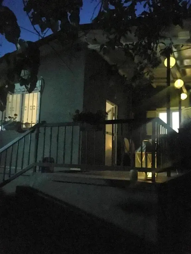 Detached renovated cottage with a garden 3 min walk from the beach