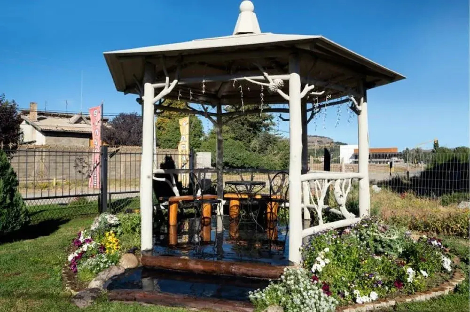 Apart Samay Hue Bungalows