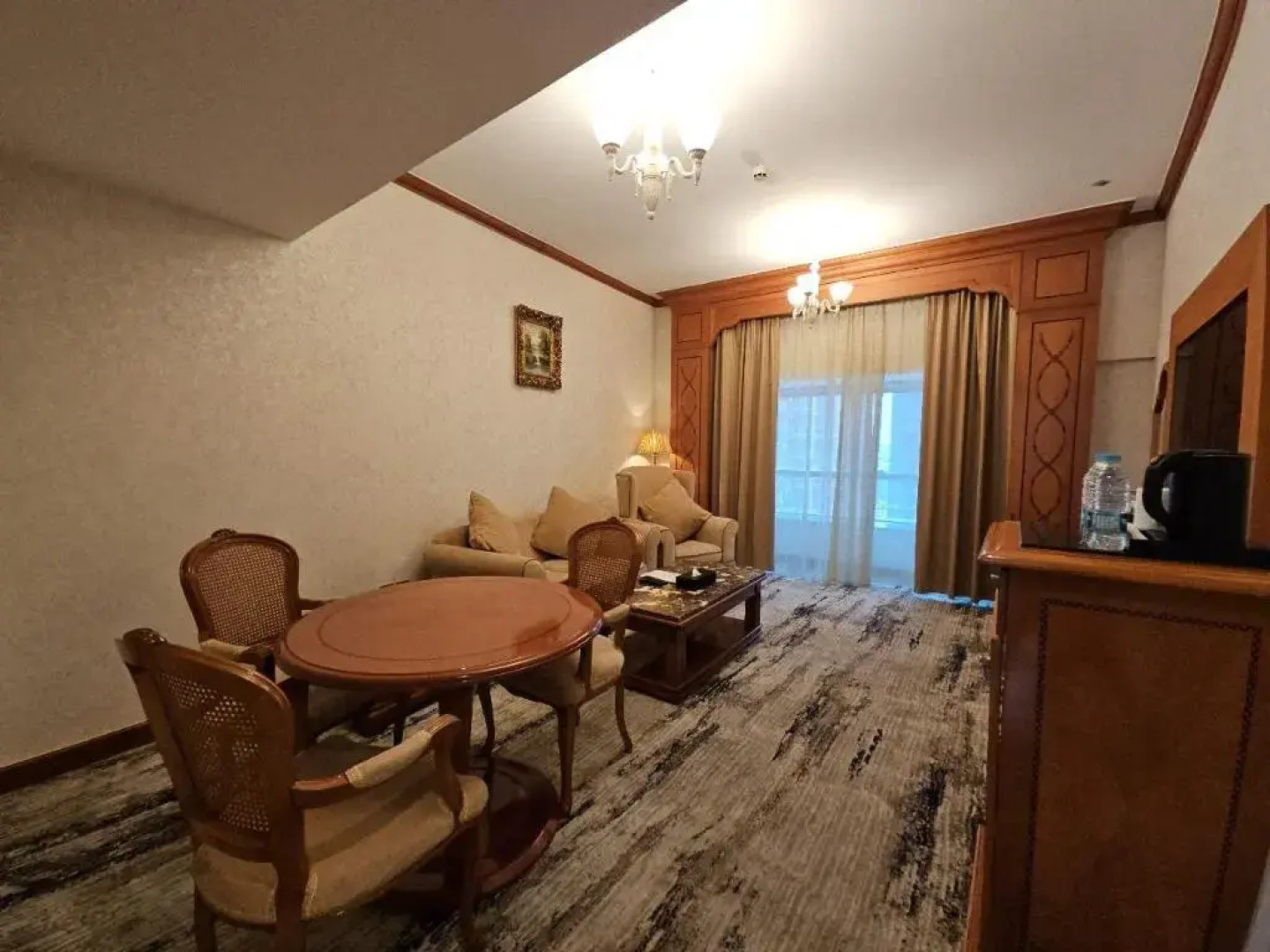 Royal Concorde Hotel & Suite