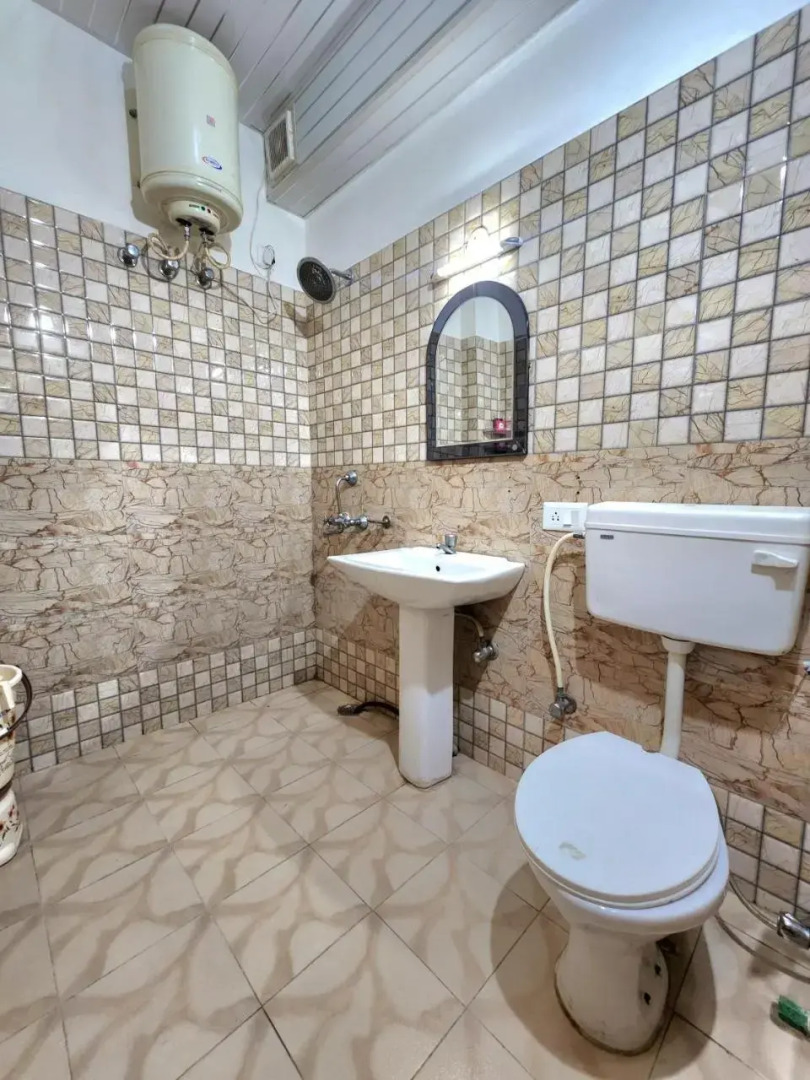 OYO 27648 Kasauli Greens