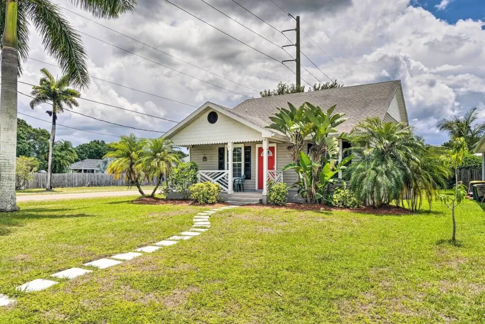 Punta Gorda Home w/ Lanai < 2 Mi to Downtown!