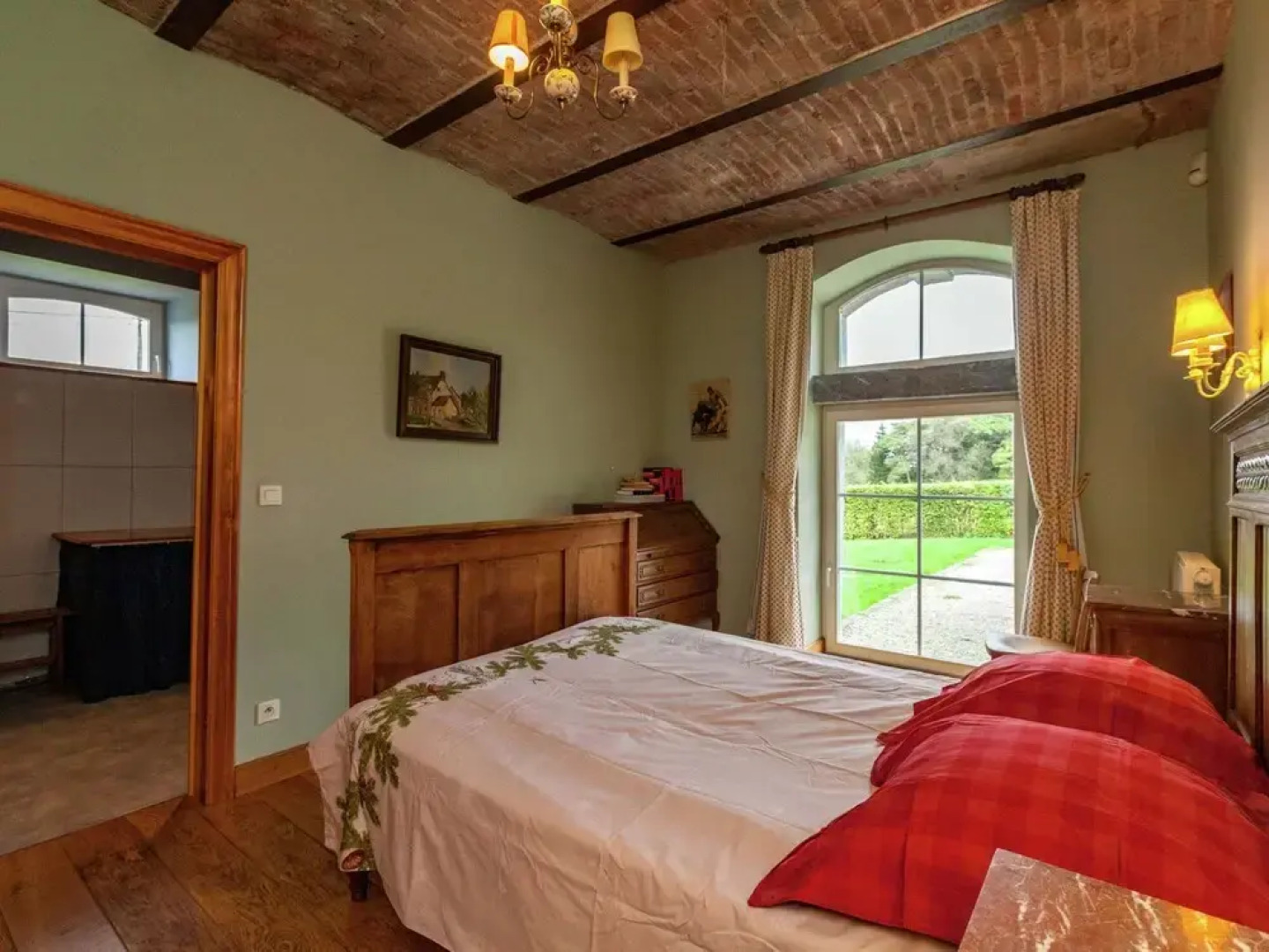 Wonderful Holiday Home in Saint-hubert With Sauna