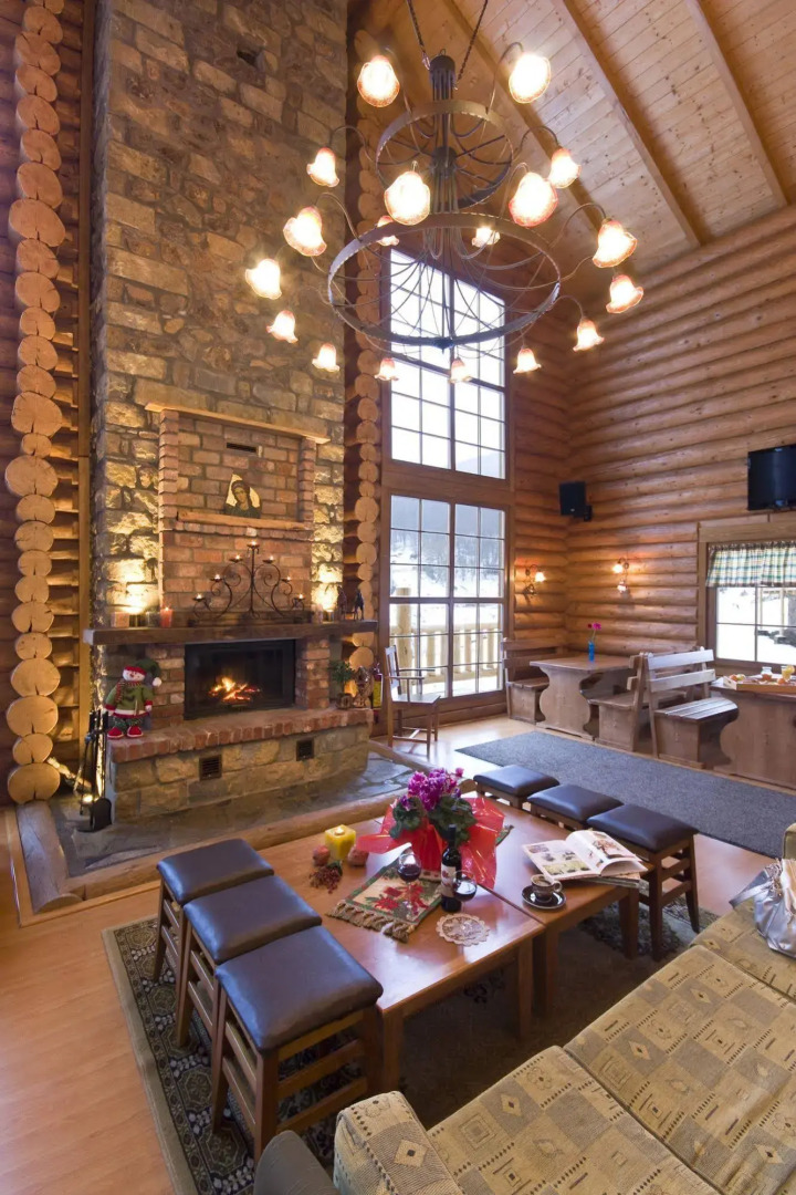 Sfendamos Wood Village