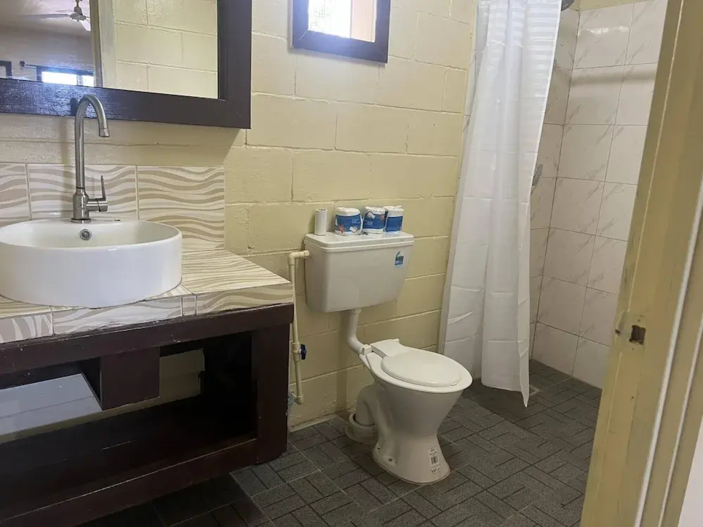 Transit Motel - Hostel