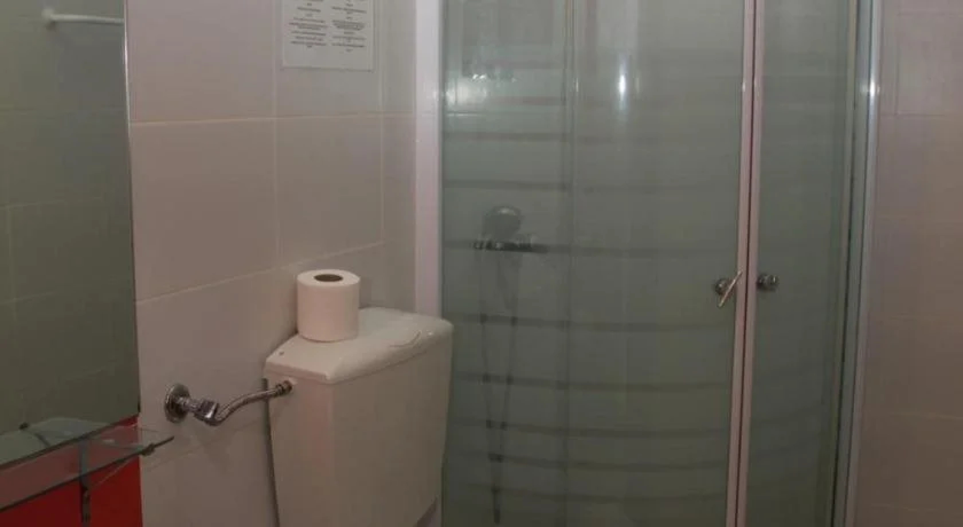 E-Nove Lounge Hostel Caffe