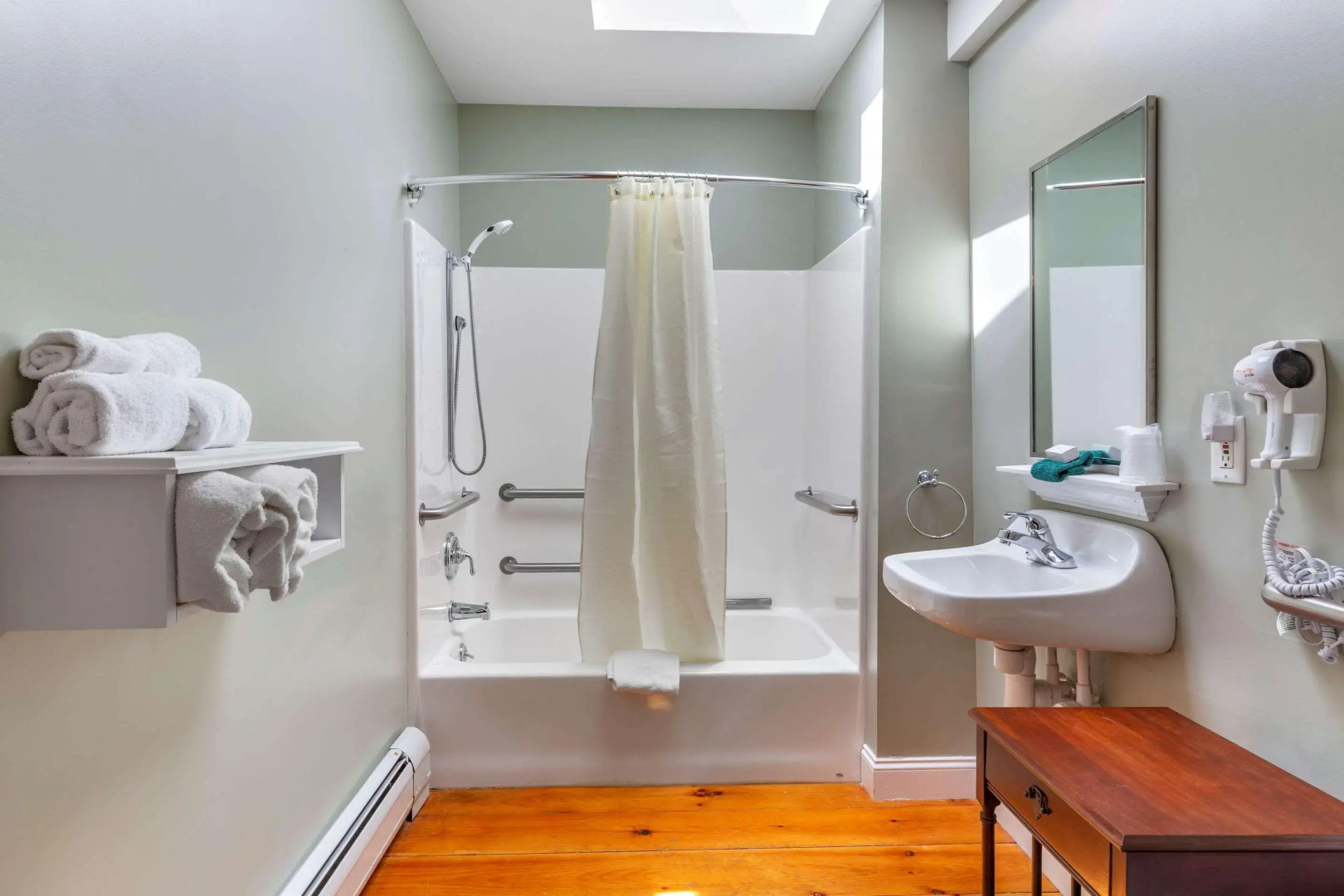 Essex Street Inn & Suites, an Ascend Collection Hotel