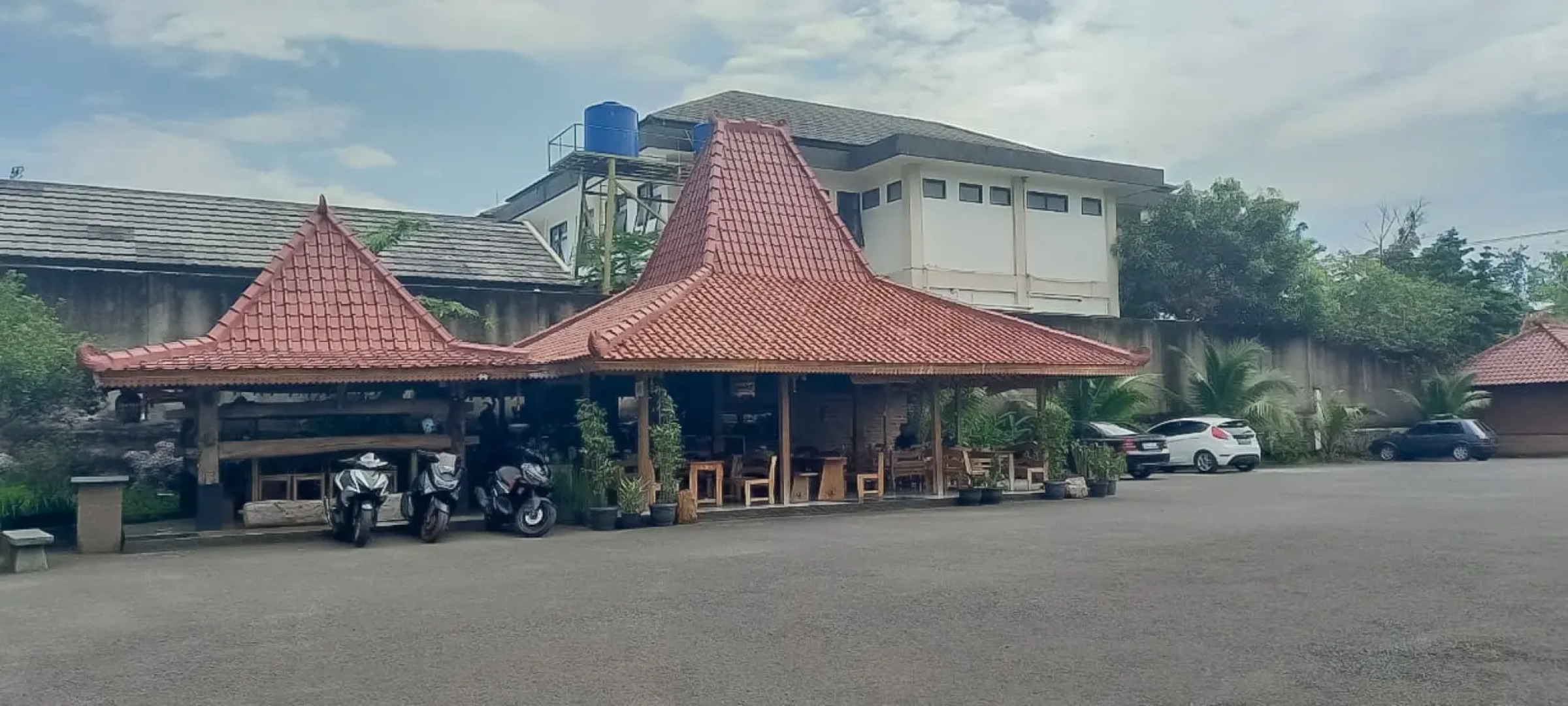 RedDoorz Syariah near Tugu Lampu Gentur Cianjur