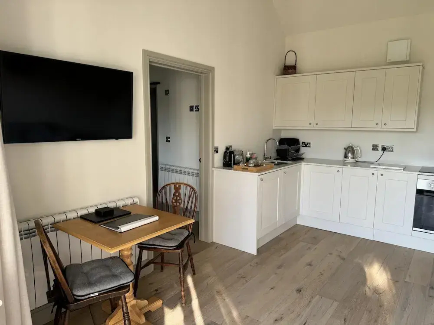 Lodge/ Kingbed/ Privg/ Petsok/ Freep/ Wifi